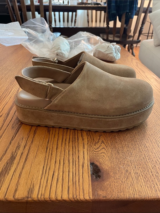 Steve Madden Shoes - Steve Madden Cognac Suede Clogs, Women’s size 10